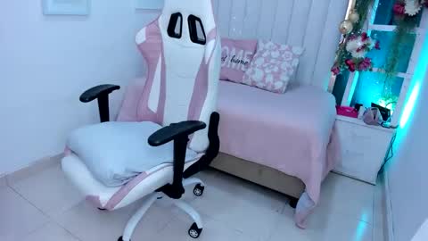 Snapshot of margot_smith chatting on February 4, 2026, 12:22 pm Margot online show from February 4, 2026, 12:22 pm