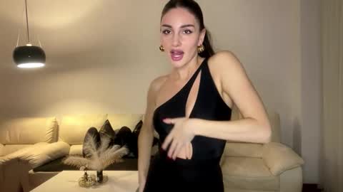 Margot online show from October 25, 2025, 7:30 pm