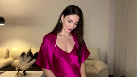 Margot online show from November 30, 2025, 1:31 am