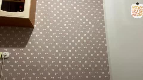 Lina online show from November 23, 2025, 9:14 pm