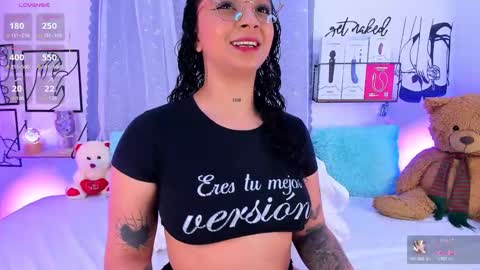 Snapshot of mari_sweett chatting on November 24, 2025, 5:45 pm Mari Sweett online show from November 24, 2025, 5:45 pm