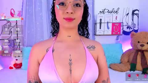 Snapshot of mari_sweett chatting on December 1, 2025, 5:29 pm Mari Sweett online show from December 1, 2025, 5:29 pm