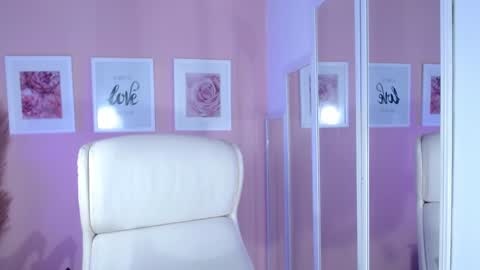 Snapshot of maria_jones chatting on December 28, 2024, 2:21 pm Instagram soymj01 online show from December 28, 2024, 2:21 pm