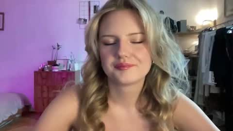 Snapshot of mariabbsa chatting on September 16, 2025, 8:26 am mariabbsa online show from September 16, 2025, 8:26 am