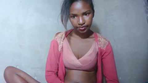 Snapshot of mariah586 chatting on October 22, 2025, 11:48 pm Maria online show from October 22, 2025, 11:48 pm