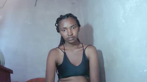 Snapshot of mariah586 chatting on November 10, 2025, 9:41 am Maria online show from November 10, 2025, 9:41 am