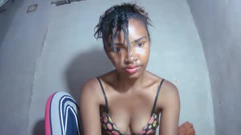 Snapshot of mariah586 chatting on November 17, 2025, 11:32 pm Maria online show from November 17, 2025, 11:32 pm