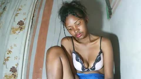 Snapshot of mariah586 chatting on November 23, 2025, 12:54 am Maria online show from November 23, 2025, 12:54 am