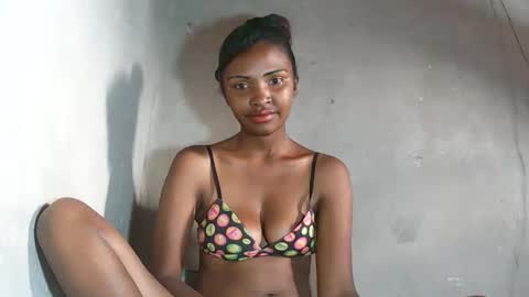 Snapshot of mariah586 chatting on November 28, 2025, 4:37 am Maria online show from November 28, 2025, 4:37 am