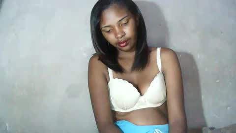 Snapshot of mariah586 chatting on December 14, 2025, 12:49 am Maria online show from December 14, 2025, 12:49 am