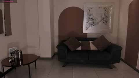 MARIA HERRERA  online show from October 22, 2025, 8:52 pm