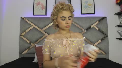 Snapshot of marian_pinzon chatting on February 14, 2025, 2:50 am Marian online show from February 14, 2025, 2:50 am