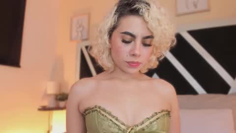 Snapshot of marian_pinzon chatting on November 15, 2025, 3:04 am Marian online show from November 15, 2025, 3:04 am