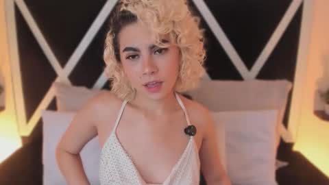 Snapshot of marian_pinzon chatting on November 18, 2025, 2:39 am Marian online show from November 18, 2025, 2:39 am