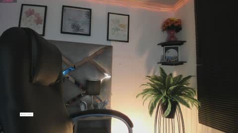 Snapshot of marian_pinzon chatting on May 25, 2026, 7:09 pm Marian online show from May 25, 2026, 7:09 pm
