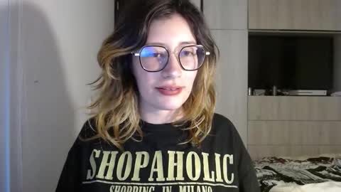 Snapshot of mariana124_ chatting on December 17, 2024, 6:09 pm Mariana online show from December 17, 2024, 6:09 pm