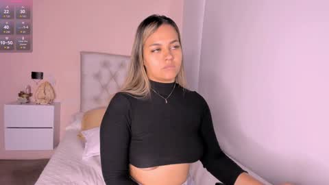 Snapshot of mariana__roe chatting on January 12, 2025, 3:03 pm Mariana Roe online show from January 12, 2025, 3:03 pm