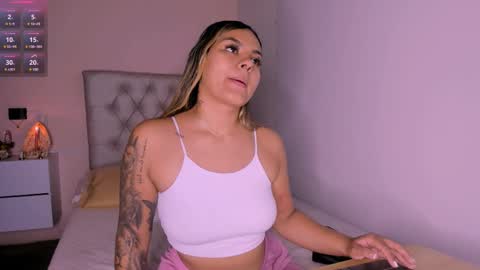 Snapshot of mariana__roe chatting on March 11, 2025, 12:54 am Mariana Roe online show from March 11, 2025, 12:54 am