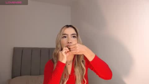 Snapshot of mariana_es chatting on February 6, 2026, 12:26 am Mariana online show from February 6, 2026, 12:26 am