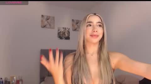 Snapshot of mariana_es chatting on March 18, 2026, 5:16 pm Mariana online show from March 18, 2026, 5:16 pm