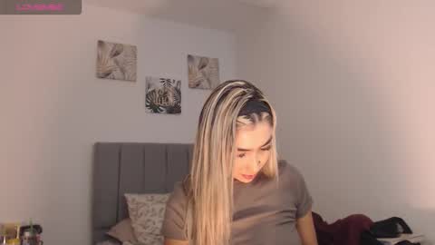 Snapshot of mariana_es chatting on March 25, 2026, 1:55 am Mariana online show from March 25, 2026, 1:55 am