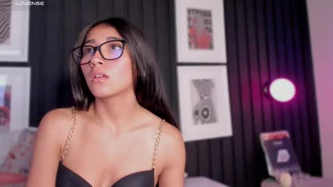 Mariana   online show from November 27, 2025, 11:07 pm