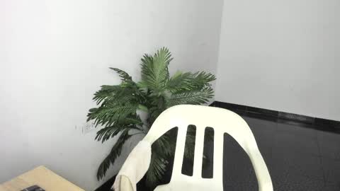 Snapshot of mariana_laurent1 chatting on May 3, 2026, 2:28 am Mariana online show from May 3, 2026, 2:28 am