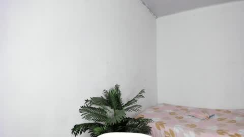 Snapshot of mariana_laurent1 chatting on May 23, 2026, 5:12 am Mariana online show from May 23, 2026, 5:12 am