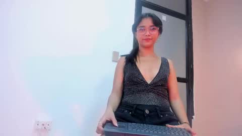 Snapshot of marianaa_torress chatting on November 9, 2025, 1:09 pm Mariana online show from November 9, 2025, 1:09 pm