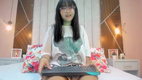 Snapshot of marianaa_torress chatting on November 14, 2025, 2:27 pm Mariana online show from November 14, 2025, 2:27 pm