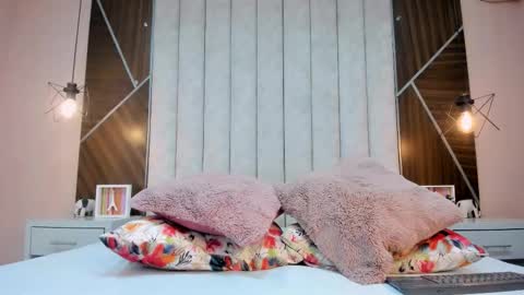 Snapshot of marianaa_torress chatting on November 22, 2025, 10:53 pm Mariana online show from November 22, 2025, 10:53 pm