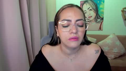 Snapshot of marianalopez81 chatting on December 2, 2025, 12:49 am Mariana Lopez online show from December 2, 2025, 12:49 am