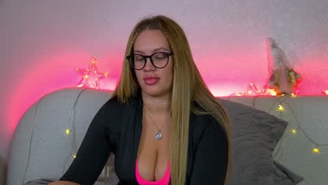 Snapshot of marianeumann chatting on January 11, 2025, 6:54 pm Maria online show from January 11, 2025, 6:54 pm