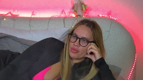 Snapshot of marianeumann chatting on January 12, 2025, 1:11 am Maria online show from January 12, 2025, 1:11 am