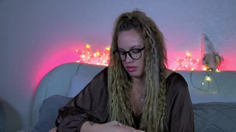 Snapshot of marianeumann chatting on January 14, 2025, 6:45 am Maria online show from January 14, 2025, 6:45 am