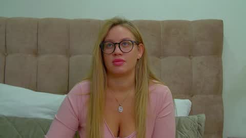 Snapshot of marianeumann chatting on January 15, 2025, 6:33 am Maria online show from January 15, 2025, 6:33 am