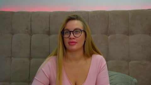 Snapshot of marianeumann chatting on February 4, 2025, 4:08 pm Maria online show from February 4, 2025, 4:08 pm