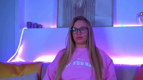 Snapshot of marianeumann chatting on February 9, 2025, 6:26 pm Maria online show from February 9, 2025, 6:26 pm