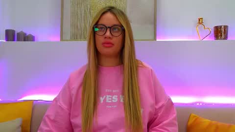 Snapshot of marianeumann chatting on February 9, 2025, 9:28 pm Maria online show from February 9, 2025, 9:28 pm