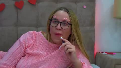 Snapshot of marianeumann chatting on February 15, 2025, 3:09 am Maria online show from February 15, 2025, 3:09 am