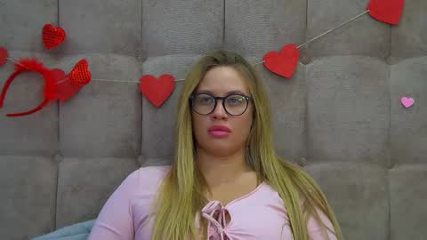 Snapshot of marianeumann chatting on February 16, 2025, 1:47 am Maria online show from February 16, 2025, 1:47 am