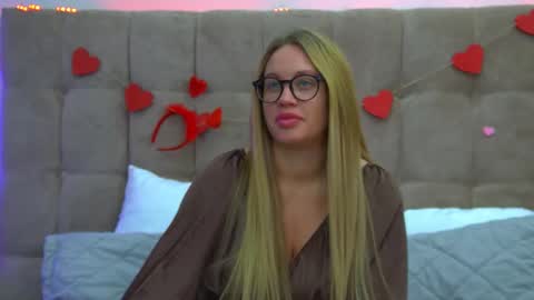 Snapshot of marianeumann chatting on February 18, 2025, 6:37 am Maria online show from February 18, 2025, 6:37 am