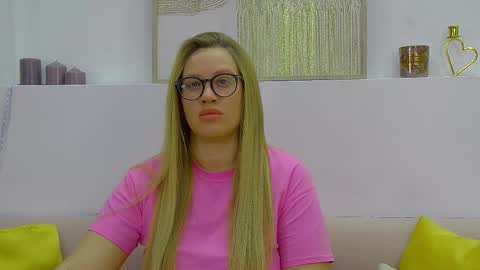 Snapshot of marianeumann chatting on February 25, 2025, 7:31 am Maria online show from February 25, 2025, 7:31 am