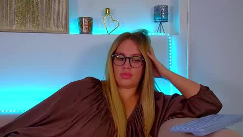 Snapshot of marianeumann chatting on March 1, 2025, 9:59 pm Maria online show from March 1, 2025, 9:59 pm