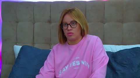 Snapshot of marianeumann chatting on September 11, 2025, 6:35 am Maria online show from September 11, 2025, 6:35 am