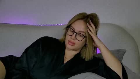 Snapshot of marianeumann chatting on September 25, 2025, 7:23 am Maria online show from September 25, 2025, 7:23 am