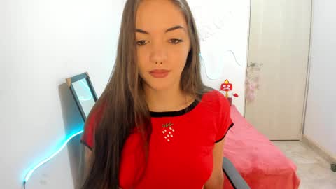 Snapshot of mariangel_3 chatting on February 13, 2025, 10:22 pm Mariangel online show from February 13, 2025, 10:22 pm