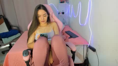 Snapshot of mariangel_3 chatting on September 15, 2025, 10:10 pm Mariangel online show from September 15, 2025, 10:10 pm