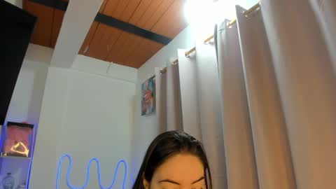 Mariangel online show from March 19, 2026, 8:24 pm