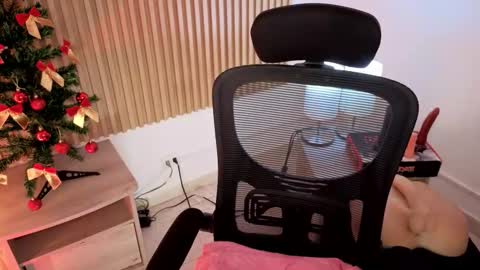 Snapshot of marianl0ve chatting on January 5, 2026, 5:27 pm Marian Love online show from January 5, 2026, 5:27 pm